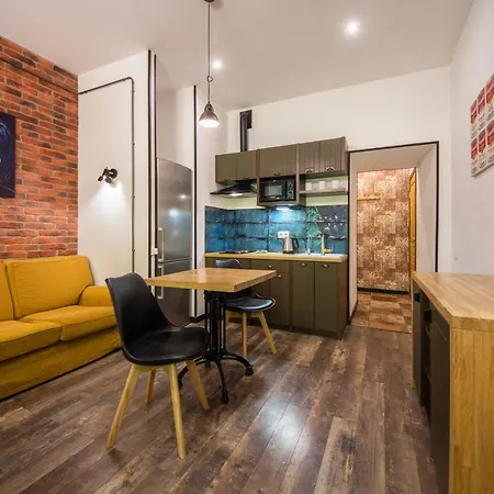Apartmán Loft Design On Desyatynnyi Ln, 7 *