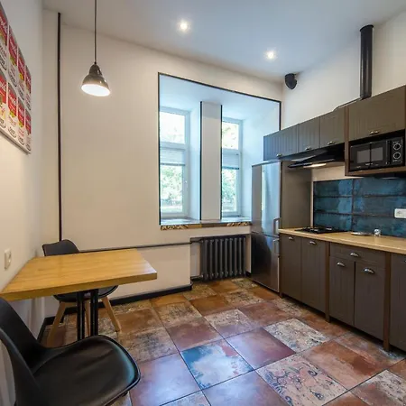 Apartmán Loft Design On Desyatynnyi Ln, 7 *